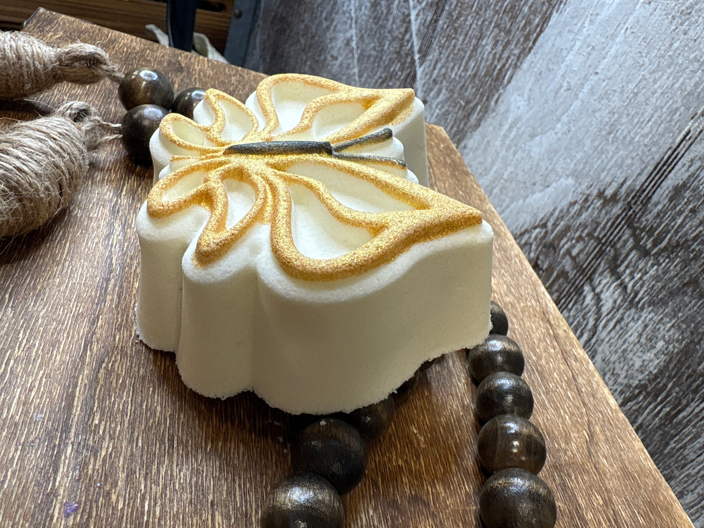 Gypsy Goddess Bath Bomb (surprise crystal)