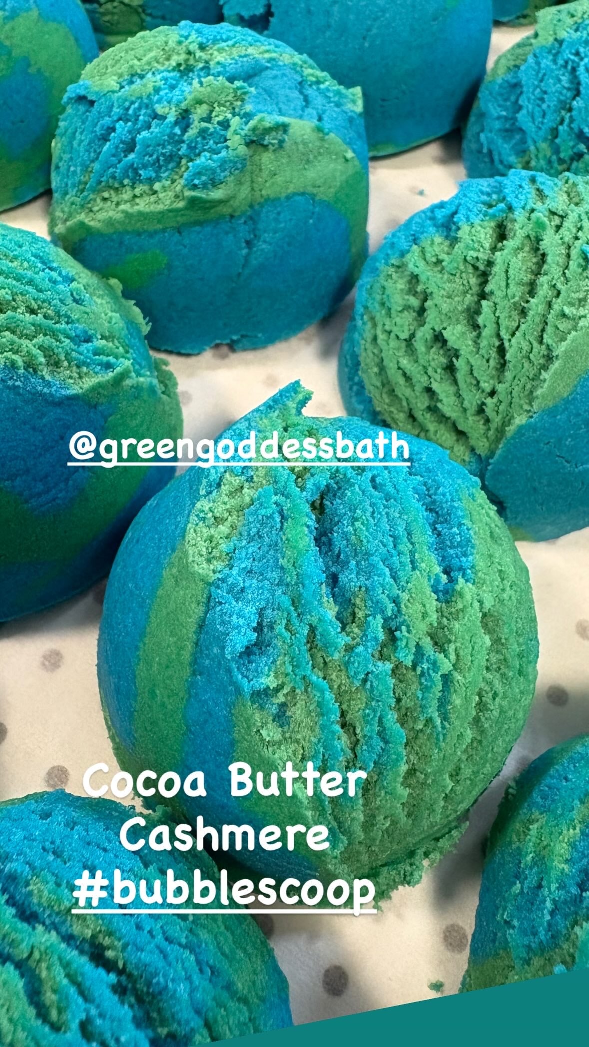 Cocoa Butter Cashmere Bubble Scoop