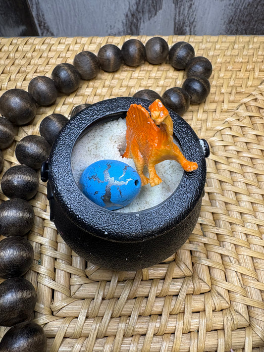 Cauldron Volcano Bath Bomb with 2 Toys