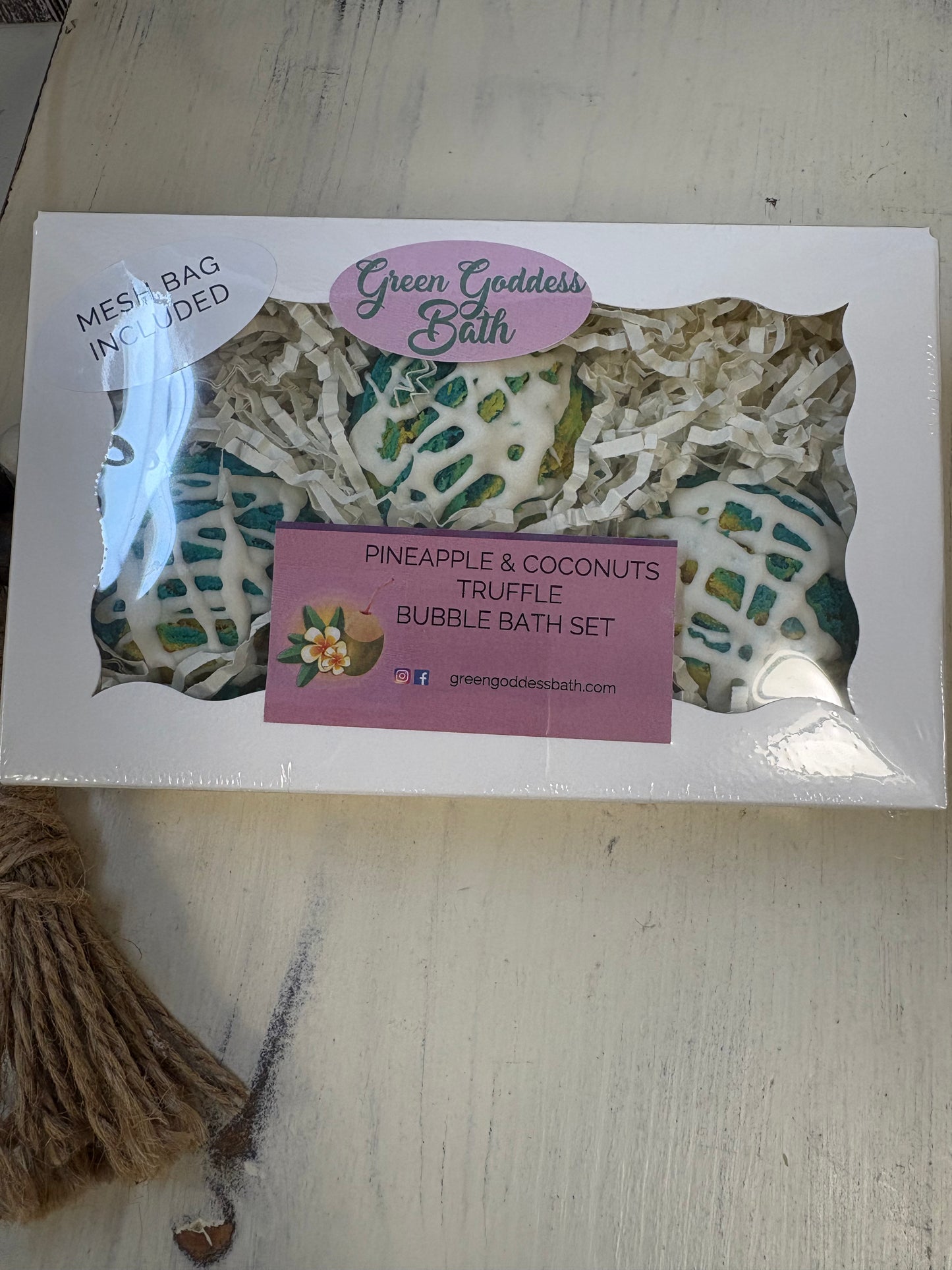 Gift Set of 3 Pineapple & Coconut Truffle Bubble Scoops