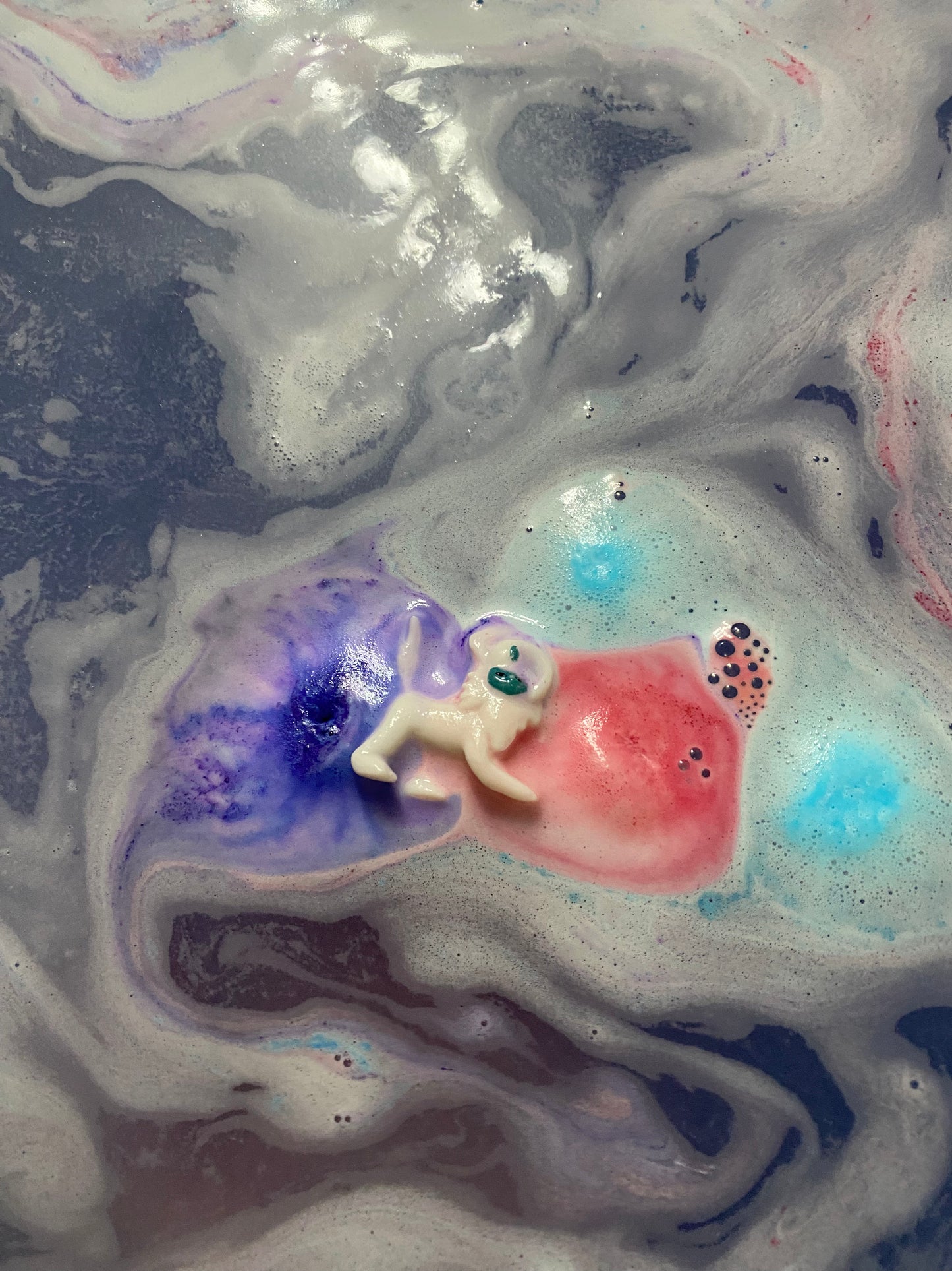 Hockey Mask Bath Bomb (Pokémon TOY)