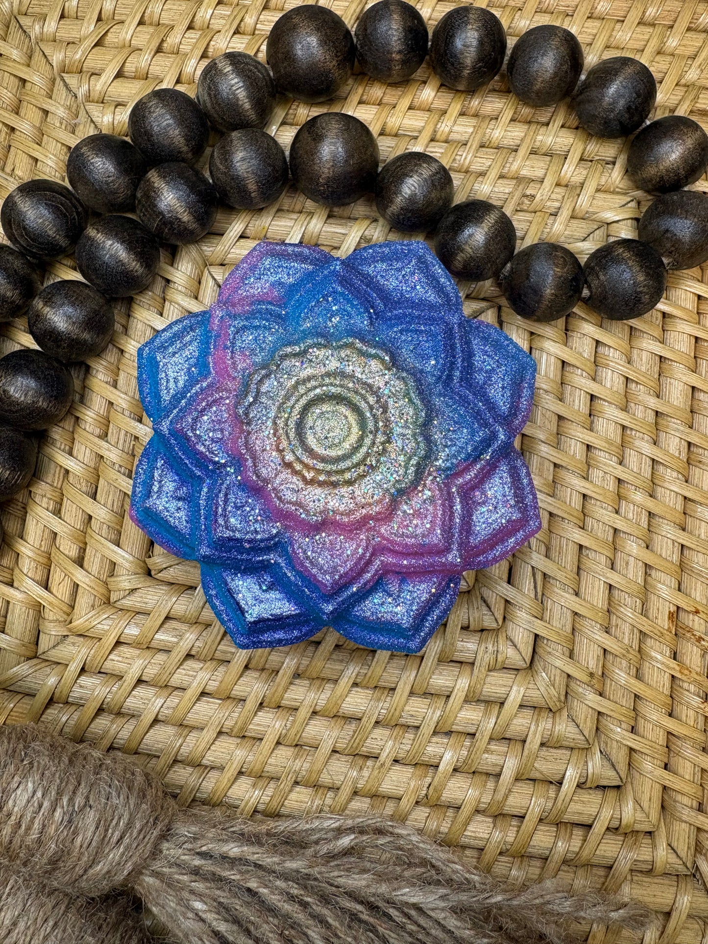 Mandala Bath Bomb (Tigers Eye Stone Inside)