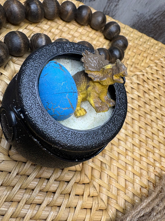 Cauldron Volcano Bath Bomb with 2 Toys