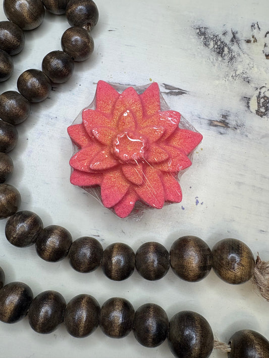 Poinsettia Mini Bath Bomb